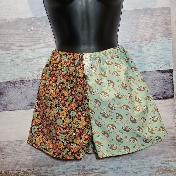 Handmade Sloths & Flowers 70s Style Retro High Waist Shorts Sz Small - Picture 6 of 7